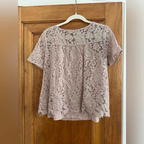 Lace mauve short sleeve shirt - Picture 3 of 3